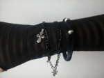 bracciali in velluto nero e vaghi argento, catena metalliche e croci pendenti 4 euro l'uno