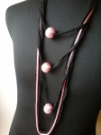 collana tessile con catena in maglia metallica rosa perlato e sfere metalliche rosa perlato 10 euro